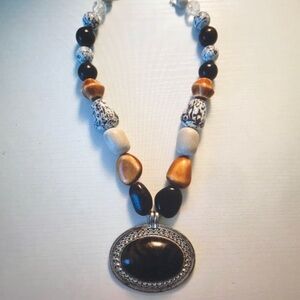 Elegant Multicolor Beaded Necklace